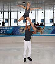 Preview "Time" von Holiday on Ice in der Olympia Eislaufhalle mit Annette Dytrt und Yannick Bonheur (©Foto: Martin Schmitz)